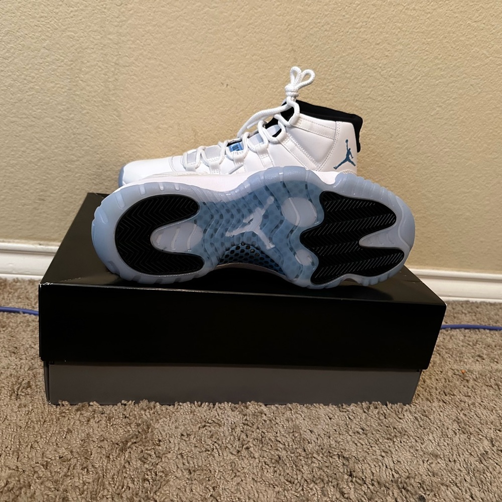 Air Jordan 11 Retro “Legend Blue” | Size 9.5 | OG Box Included
